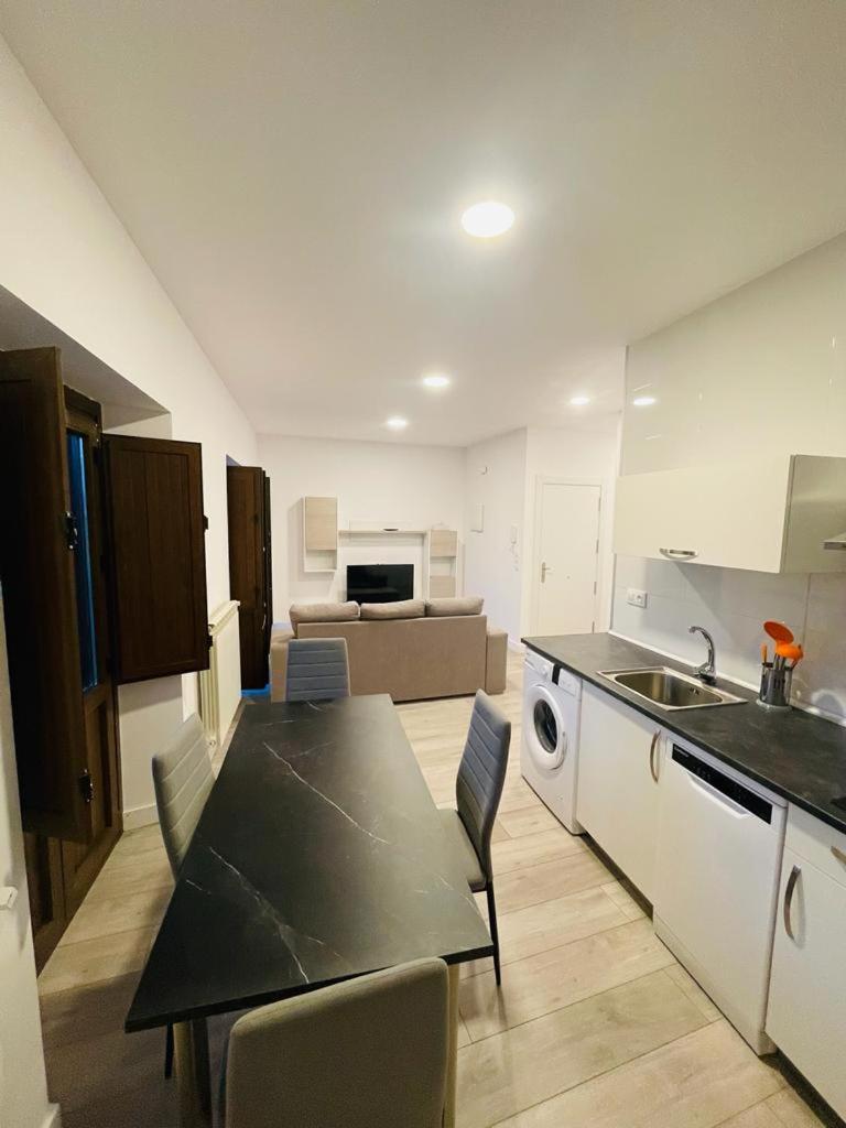 Apartamentos Rurales La Plaza 2 Duruelo de la Sierra Bagian luar foto
