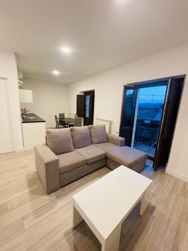 Apartamentos Rurales La Plaza 2 Duruelo de la Sierra Bagian luar foto