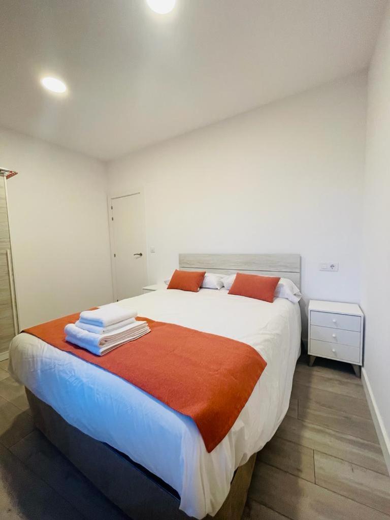 Apartamentos Rurales La Plaza 2 Duruelo de la Sierra Bagian luar foto