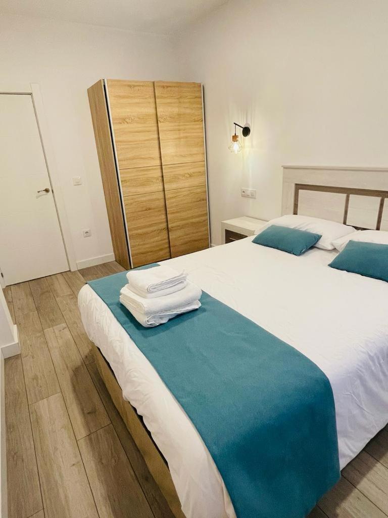 Apartamentos Rurales La Plaza 2 Duruelo de la Sierra Bagian luar foto