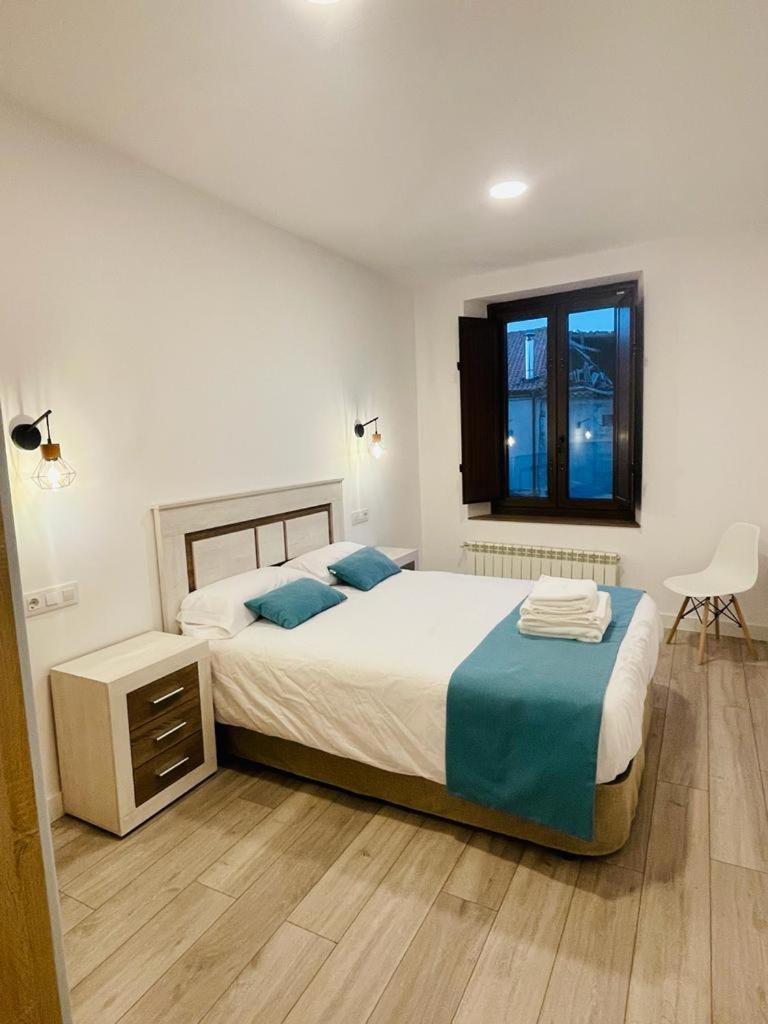 Apartamentos Rurales La Plaza 2 Duruelo de la Sierra Bagian luar foto
